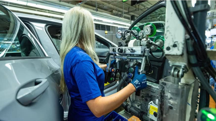 Climatul economic din industria auto germană dă semne de răcire Industria auto germană pare să treacă printr-o perioadă de ajustare
