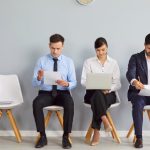 Multe joburi NU cer diplomă: Ce spun experții despre viitorul pieței muncii