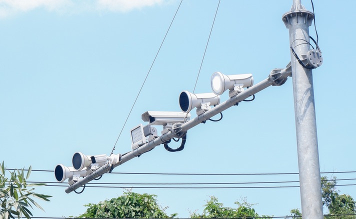 Mii de orașe americane au transformat mașinile în puncte cheie ale unei vaste rețele de supraveghere, prin instalarea cititoarelor automate de numere de înmatriculare