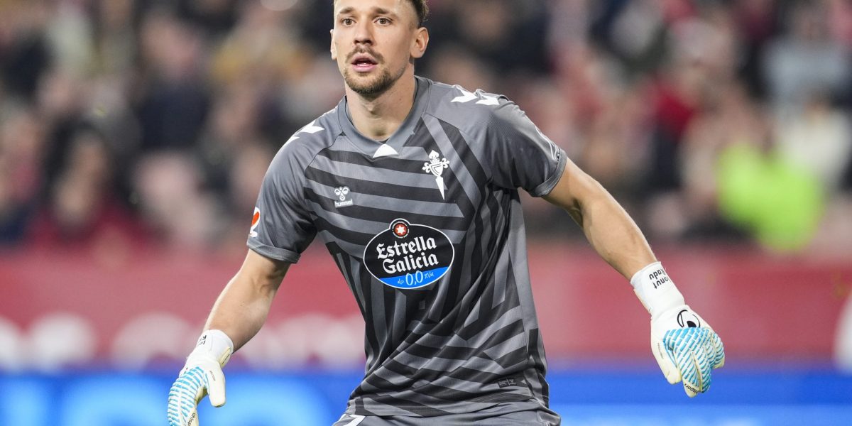 Ionuț Radu, portarul român al Celtei Vigo, a fost unul dintre puținii jucători remarcați în înfrângerea categorică suferită în fața celor de la Freiburg, în prima manșă a sferturilor Europa League