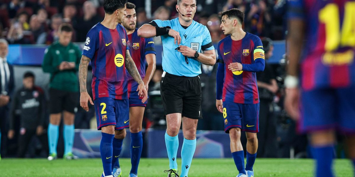 Fotbaliștii Barcelonei, furioși pe Istvan Kovacs după înfrângerea cu Atletico Madrid Catalanii au fost extrem de nemulțumiți de arbitrajul românului Istvan Kovacs în meciul din turul sferturilor de finală ale Ligii Campionilor, pierdut pe teren propriu, scor 0-2, în fața celor de la Atletico Madrid