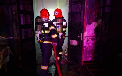 Un incendiu a curmat viața unei mame și a fiului său în municipiul TULCEA, după ce flăcările au izbucnit într-un apartament de bloc, cel mai probabil din cauza unui cablu electric defect