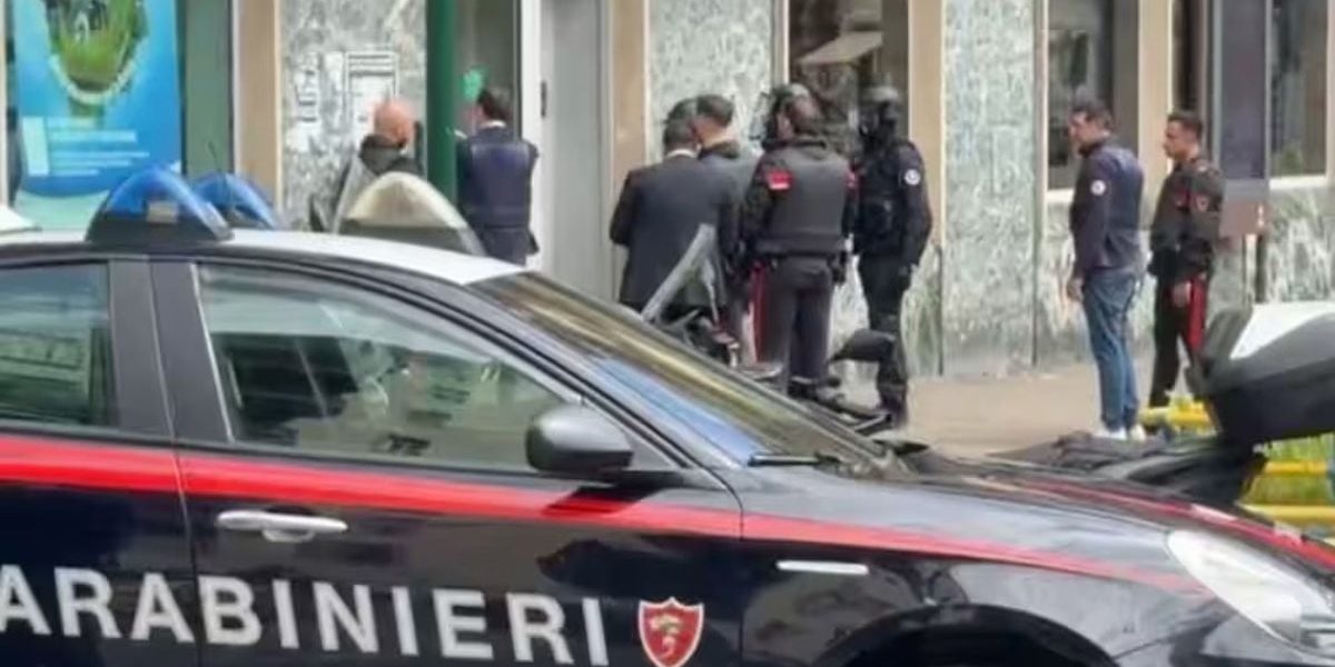 Fugarii au sfidat Poliția: Au scăpat, deși clădirea era încercuită