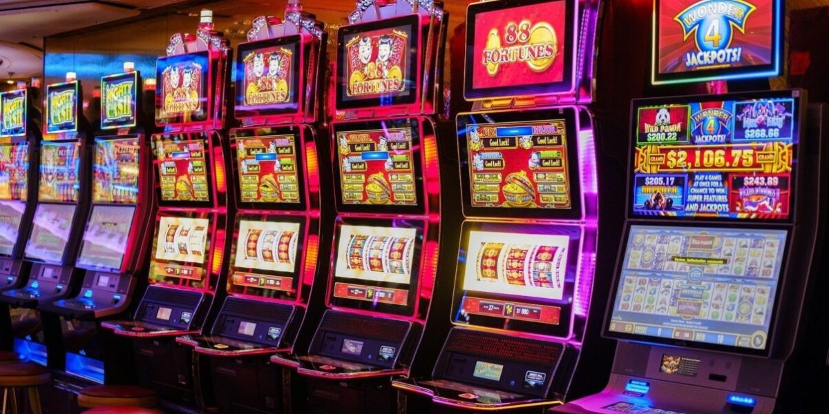 Brașov: Jocuri de noroc, interzise lângă școli și spitale