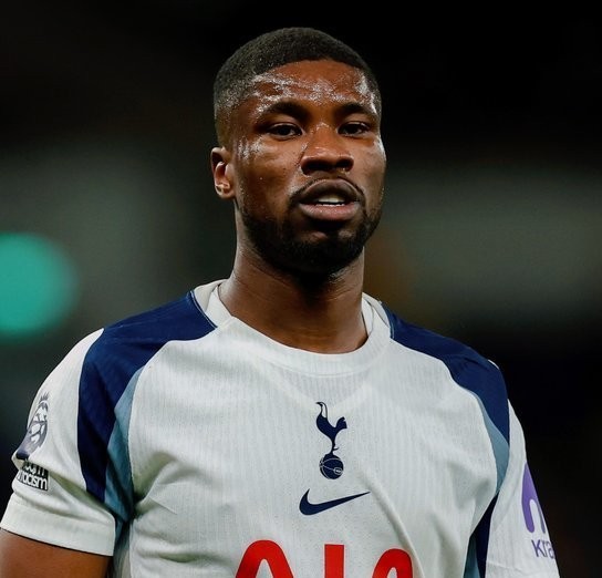 Danso, ținta jignirilor rasiste în meciul cu Brighton: Tottenham, alături de Kevin