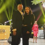 Reghecampf, în România! Antrenorul, surprins cu familia și angajata filipineză