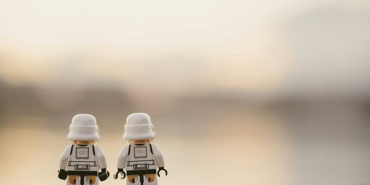 Propagandă Iran cu „față” LEGO: Videoclipuri AI, sute de milioane de vizualizări!