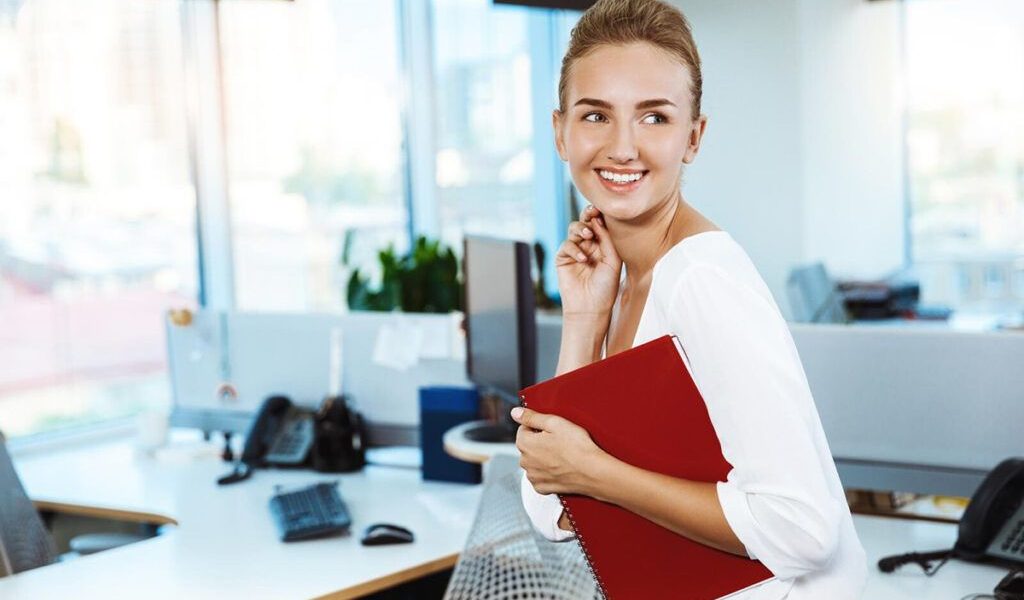 O măsură legislativă menită să impulsioneze angajarea tinerilor, intrată în vigoare în primăvara lui 2026, oferă stimulente financiare consistente pentru primele locuri de muncă