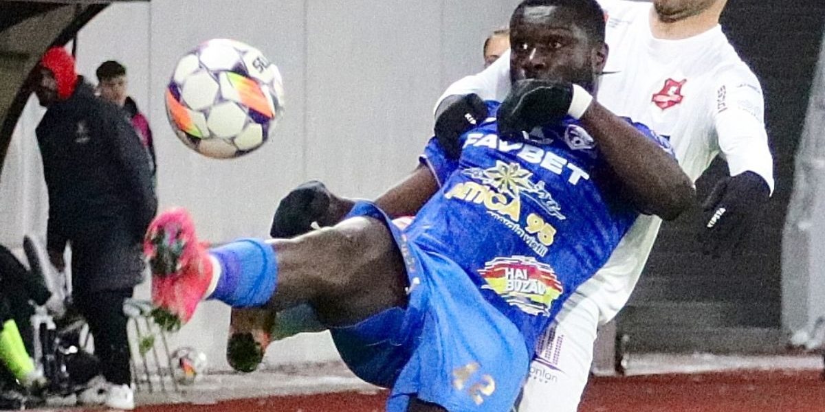 Bani publici irosiți: Document FIFA scoate la iveală salarii uriașe, 10.500 euro pe lună!