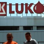 Americanii, mână întinsă pentru Lukoil: Benzinăriile, scutite de sancțiuni în România