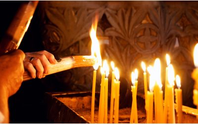 Ce faci cu Lumina Sfântă după slujbă? Semnificațiile ei