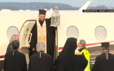 LUMINA Sfântă a ajuns în România: Flăcările au fost aduse de la Ierusalim