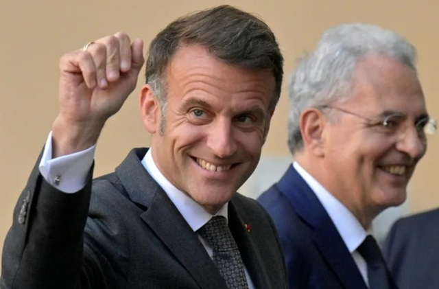 Președintele francez Emmanuel Macron a sosit la Roma pentru o întâlnire istorică cu Papa Leon al XIV-lea, unde se așteaptă să abordeze subiecte cheie precum conflictul din Orientul Mijlociu și rolul Franței în Europa