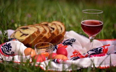 Prețurile alimentelor de bază, precum ouăle și carnea, au explodat înaintea Paștelui