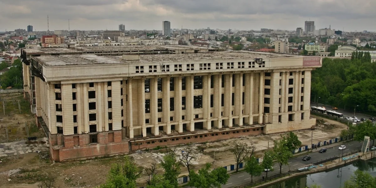 Bătălia pentru Casa Radio: București uşurată, România scapă de 400 milioane dolari