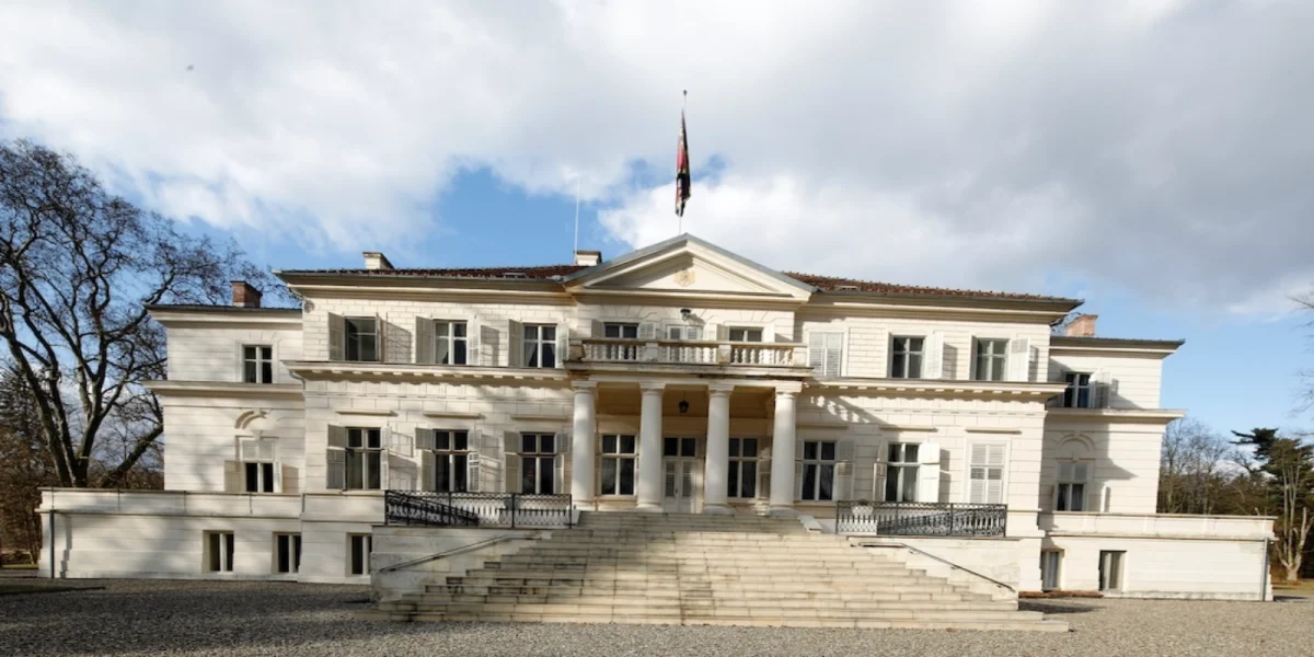 Săvârșin: Festivalul „Suflet de România”, ediție record pe Domeniul Regal!