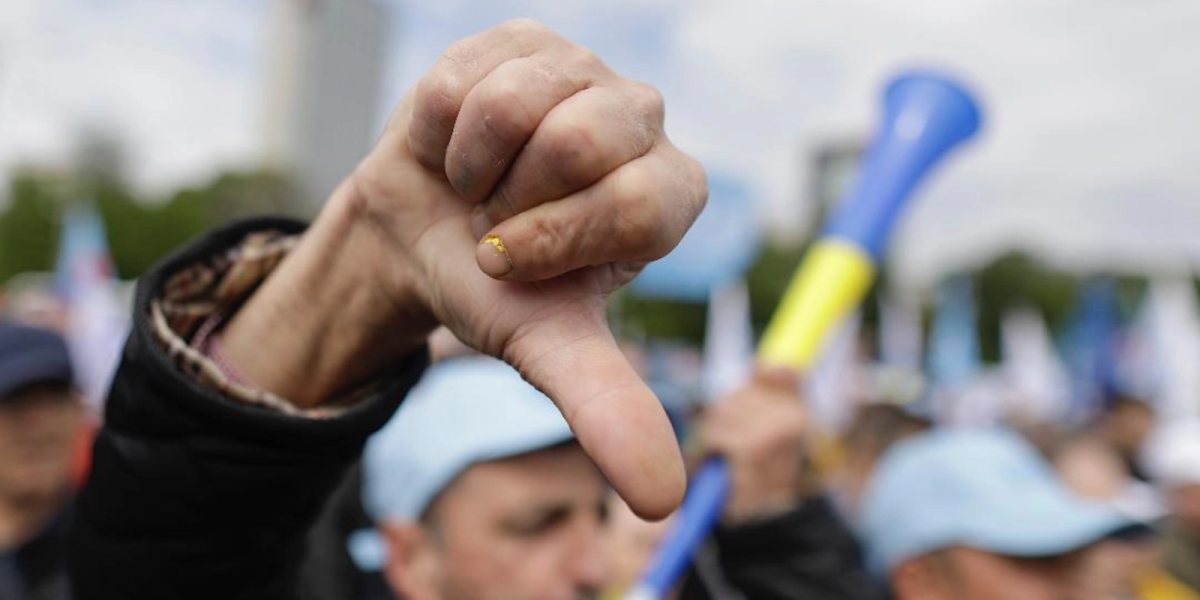 Sindicaliștii cer negocieri cu politicienii: BNS vrea guvern stabil în România