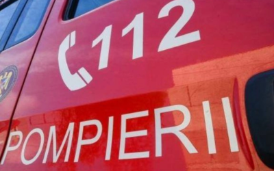 Femeie, salvată din flăcări de un jandarm și un polițist curajos