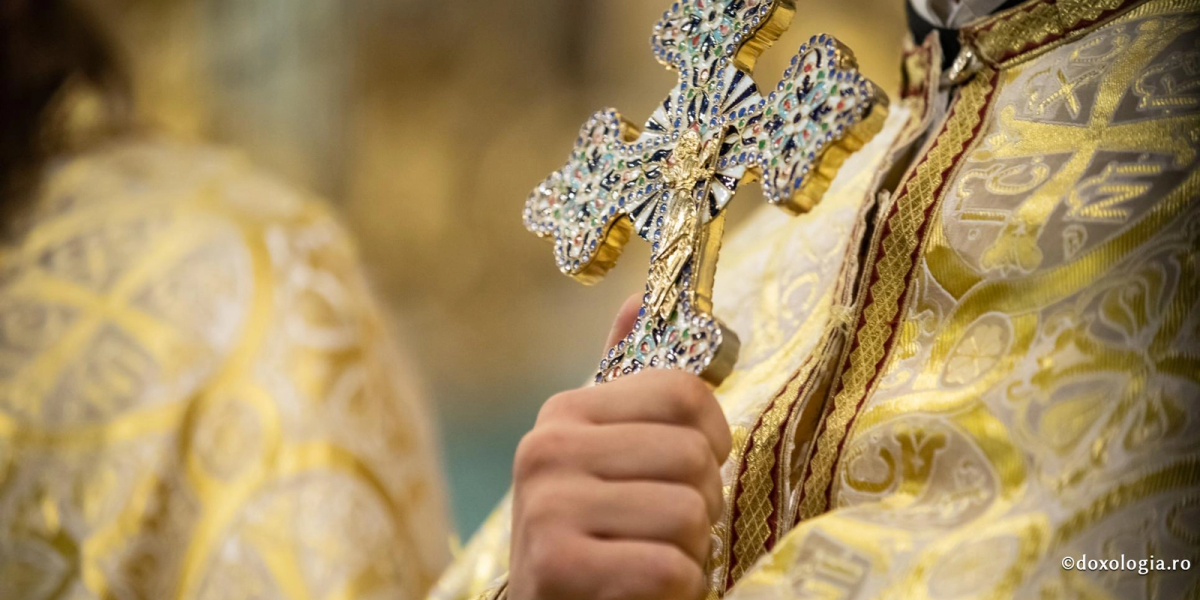 Arhiepiscopul ZAHARIA PERES: Lumina Paștelui alungă întunericul