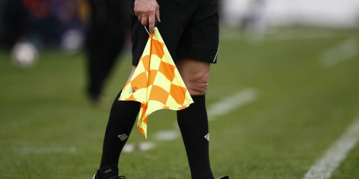 Flueran arbitrează Farul – FCSB: Scandal la orizont