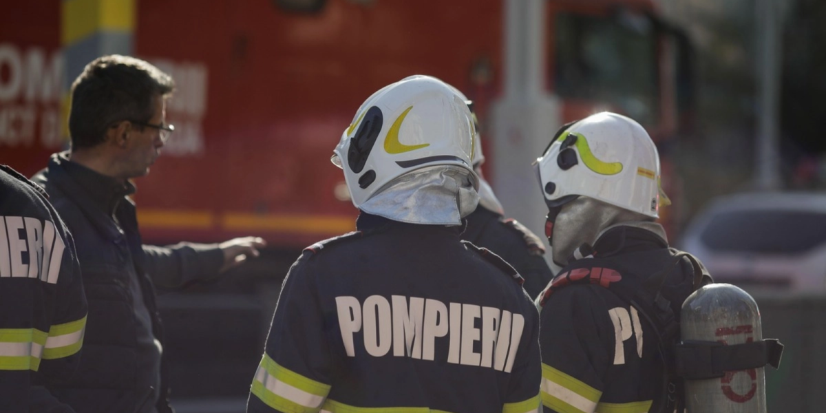 Incendiu violent la un fast-food din Cluj, noaptea! Cauza posibilă, investigată