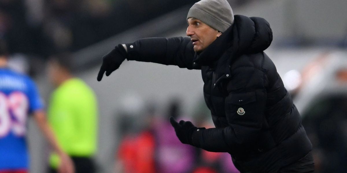 PAOK Salonic, echipa antrenată de Răzvan Lucescu, a remizat duminică seară, scor 0-0, pe teren propriu, cu Panathinaikos, în prima etapă a play-off-ului din Grecia