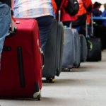 Cozi infernale în aeroporturi din Europa: Zboruri pierdute din cauza noilor reguli