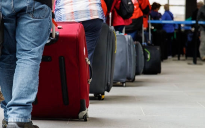 Cozi infernale în aeroporturi din Europa: Zboruri pierdute din cauza noilor reguli