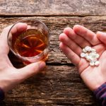 Combinația ucigătoare: Alcool + antiacide/antiinflamatoare. Pericol imens