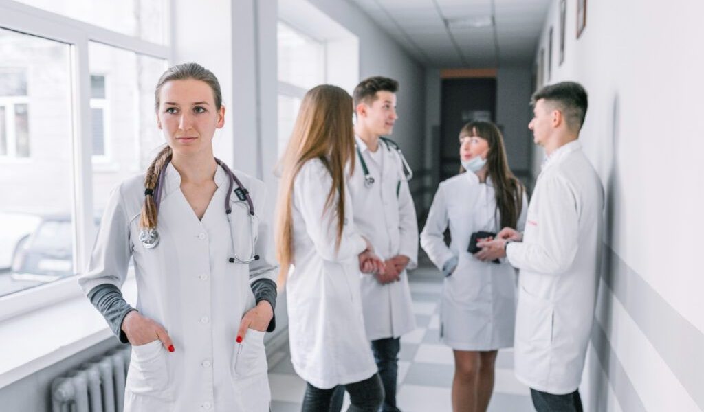 Schimbare majoră pentru rezidenți: Anunțul-șoc al ministrului Sănătății