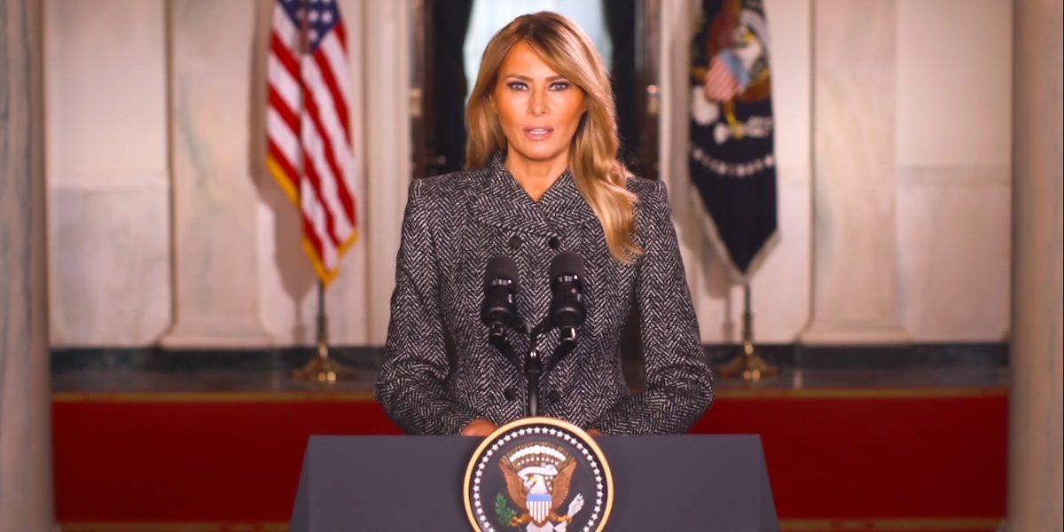Prima Doamnă a SUA, Melania Trump, a negat categoric orice legătură cu Jeffrey Epstein, cerând totodată audieri în Congres pe tema traficului sexual al victimelor acestuia
