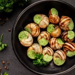 Bărbat din România, cu pielea și ochii verzi. Ce a mâncat?