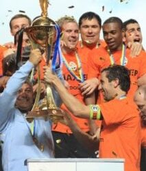 Doliu în fotbalul românesc: Mircea Lucescu a încetat din viață Mircea Lucescu, cel mai titrat antrenor român din istorie, a murit marți seară la București, la vârsta de 80 de ani