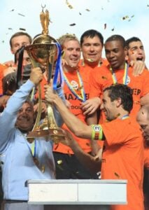Doliu în fotbalul românesc: Mircea Lucescu a încetat din viață Mircea Lucescu, cel mai titrat antrenor român din istorie, a murit marți seară la București, la vârsta de 80 de ani