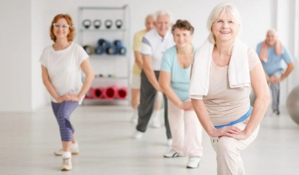 Activitatea fizică, un „tratament” tot mai popular pentru afecțiunile cronice Activitatea fizică este din ce în ce mai mult recunoscută ca o componentă esențială în tratamentul pentru diverse afecțiuni cronice