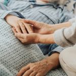 Semnul misterios de pe mâini: Ce indică, cu precizie, despre moarte