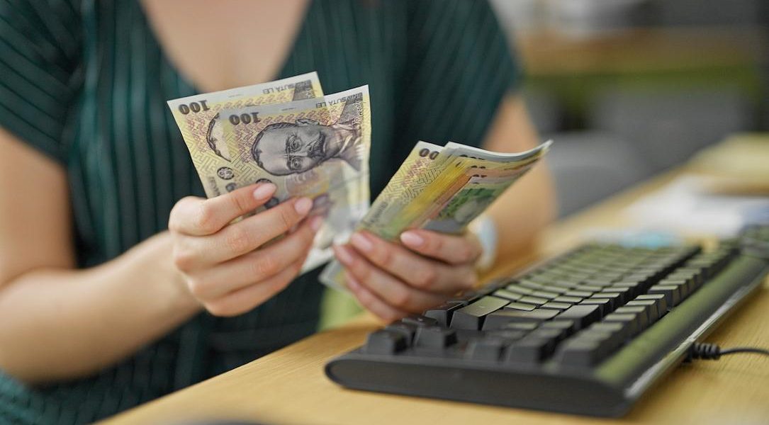 Salariul net REAL scade în România: Minus 5% în februarie