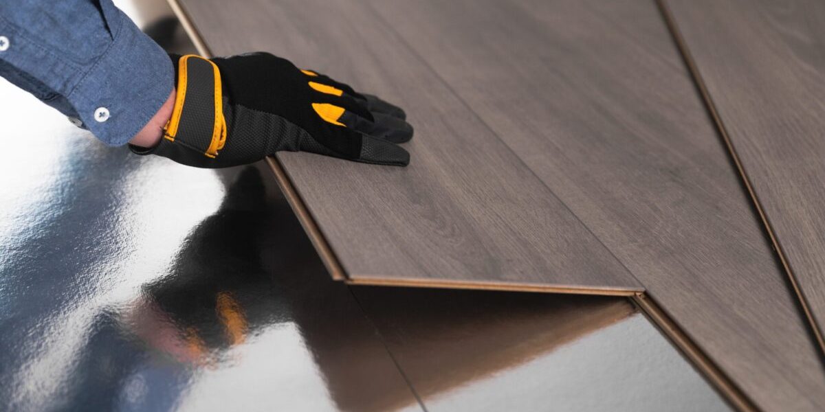 Se poate monta parchet nou peste cel vechi? Ghid complet