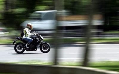 Mașină sau motor? Cât plătești exact în București și de ce e jaf mai mare ca-n alte orașe?