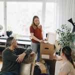 Mentalitatea Generației Z: Părinții, „sponsori” la maturitate, pentru studii sau nu