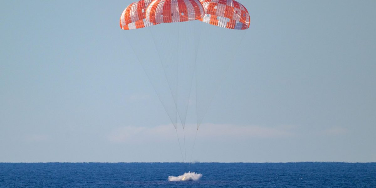 Astronautii Artemis II, Întoarcere SPECTACULOASĂ pe Pământ (foto/video)