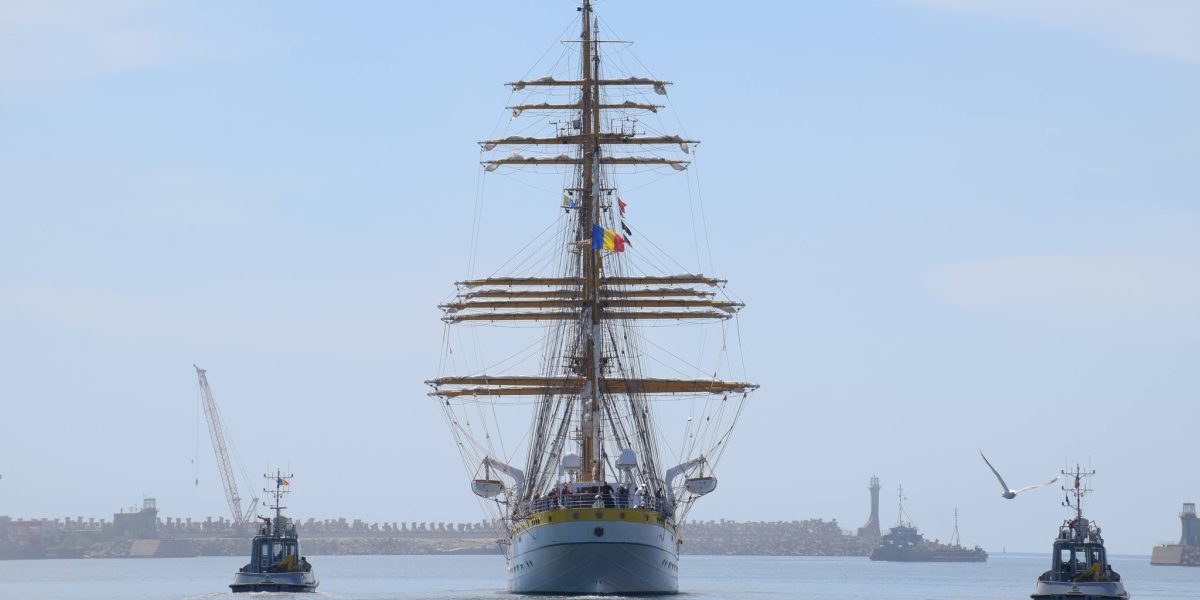 M/n „Mircea” părăsește Constanța: 5 luni în marș internațional