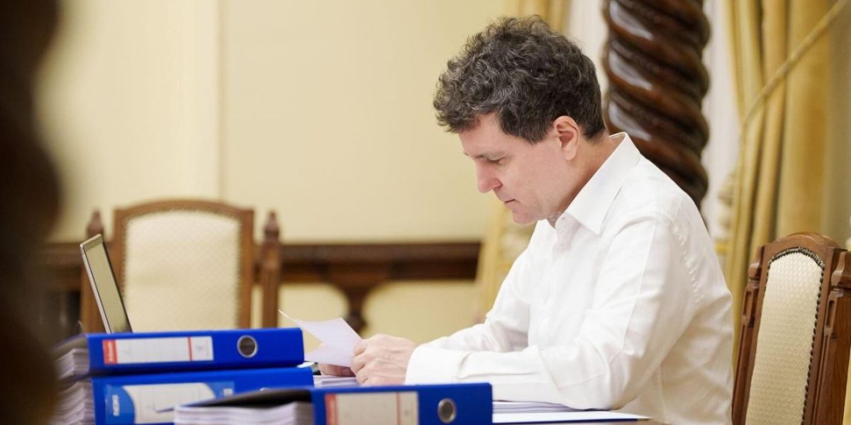 Nicușor Dan, felicitări în maghiară pentru Magyar Peter, după alegeri