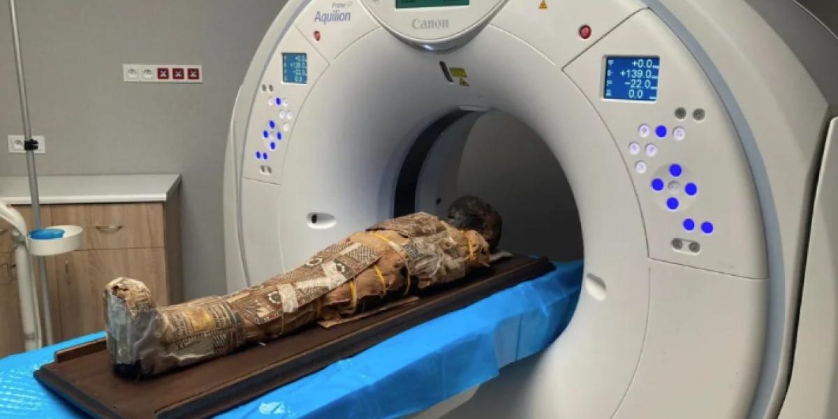 Mumie Egipteană de 2000 de ani, cu secret uluitor pe piept: Ce au descoperit arheologii!