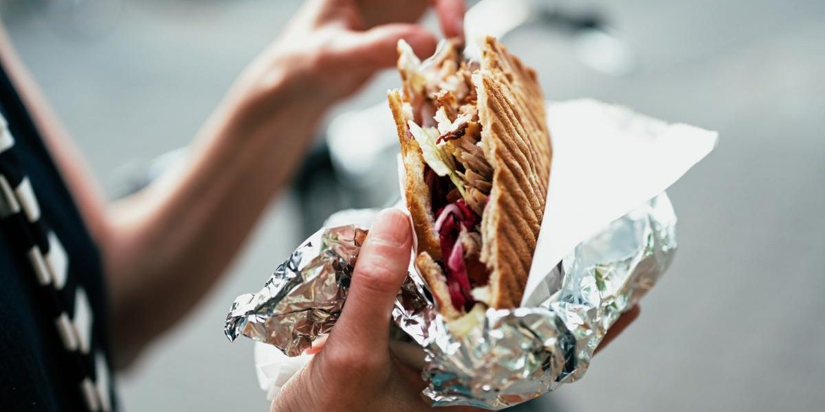 Turistă, șocată de prețul unui kebab în Rio de Janeiro: 1.700 de euro!