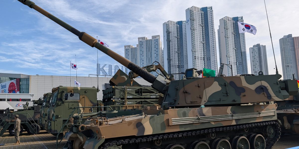 Dronele nu vor înlocui tunurile: Previziunile experților