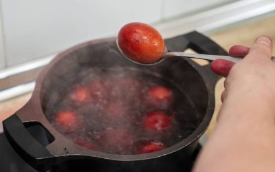 Ouă de Paște în exces? Trucuri să le păstrezi proaspete și bune de mâncat