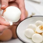 Oul, un aliment de bază în multe gospodării, poate ascunde pericole la prima vedere