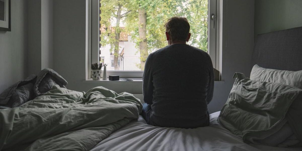 Singurătatea afectează memoria, dar nu grăbește declinul mental