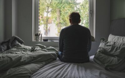 Singurătatea afectează memoria, dar nu grăbește declinul mental